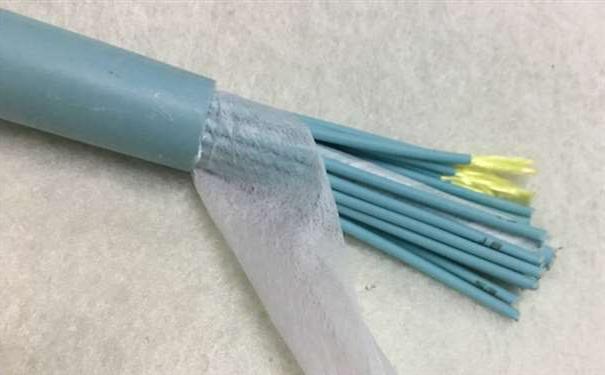 镇江市欧孚光缆厂家：室内光缆和室外光缆的区别